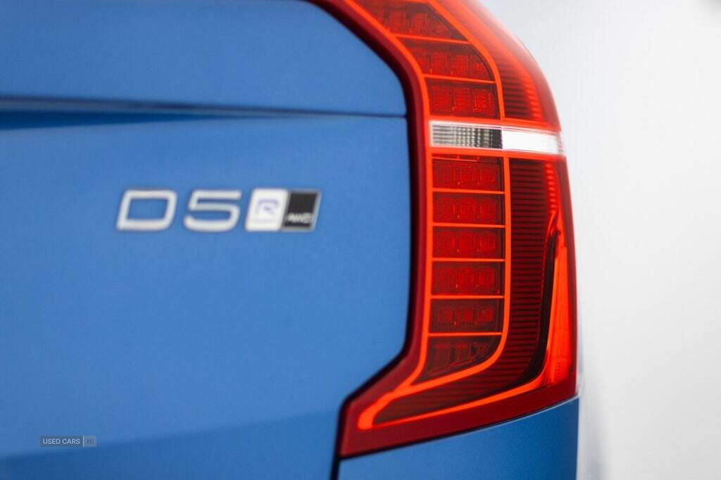 Jun 2018 Volvo XC90 2.0 D5 PowerPulse R DESIGN 5dr AWD Geartronic