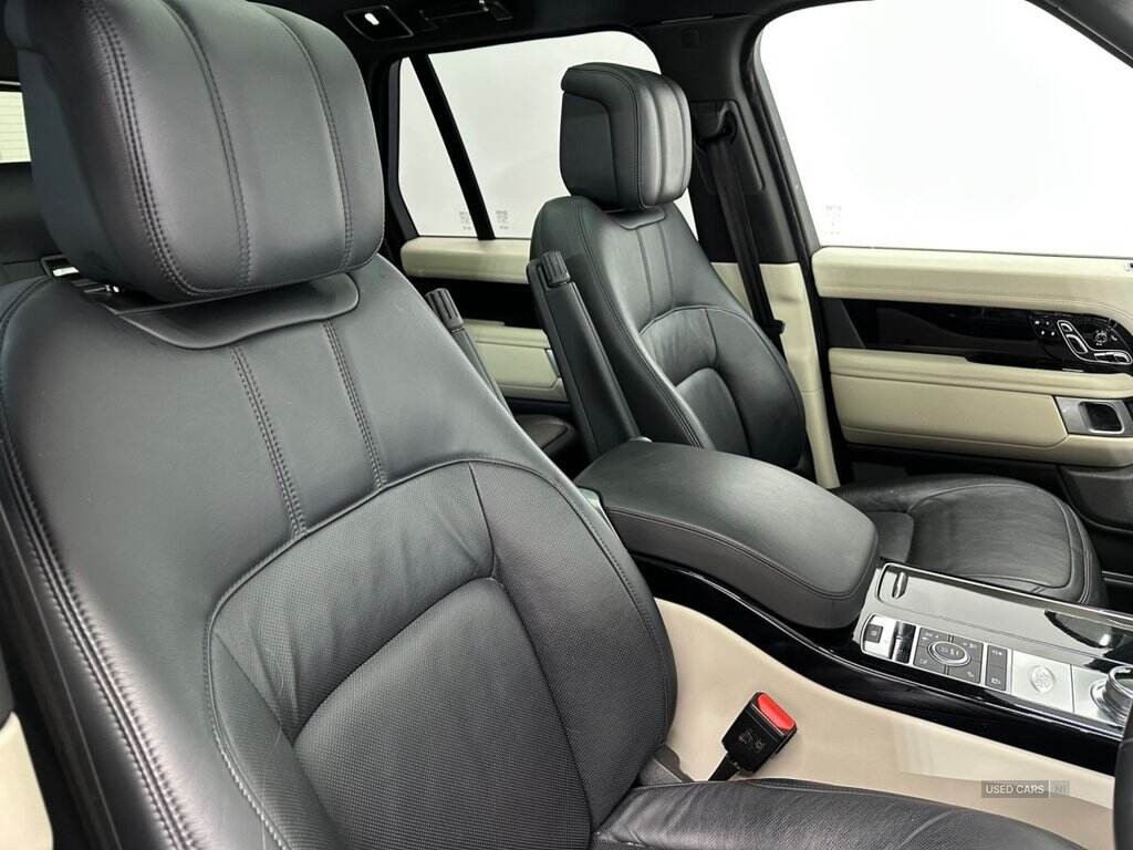 Mar 2021 Land Rover Range Rover 3.0 D300 Vogue SE 4dr Auto