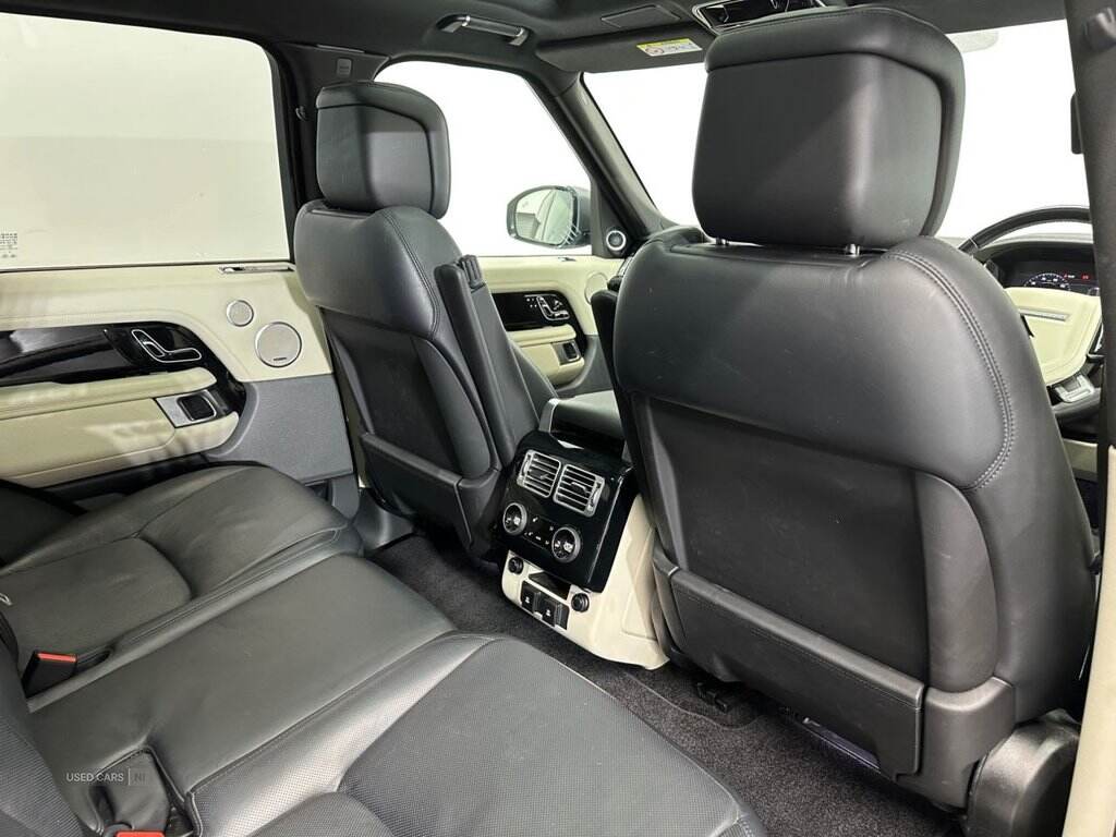Mar 2021 Land Rover Range Rover 3.0 D300 Vogue SE 4dr Auto
