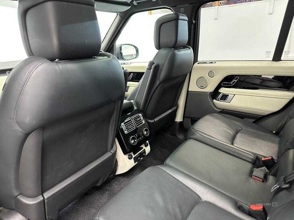 Mar 2021 Land Rover Range Rover 3.0 D300 Vogue SE 4dr Auto