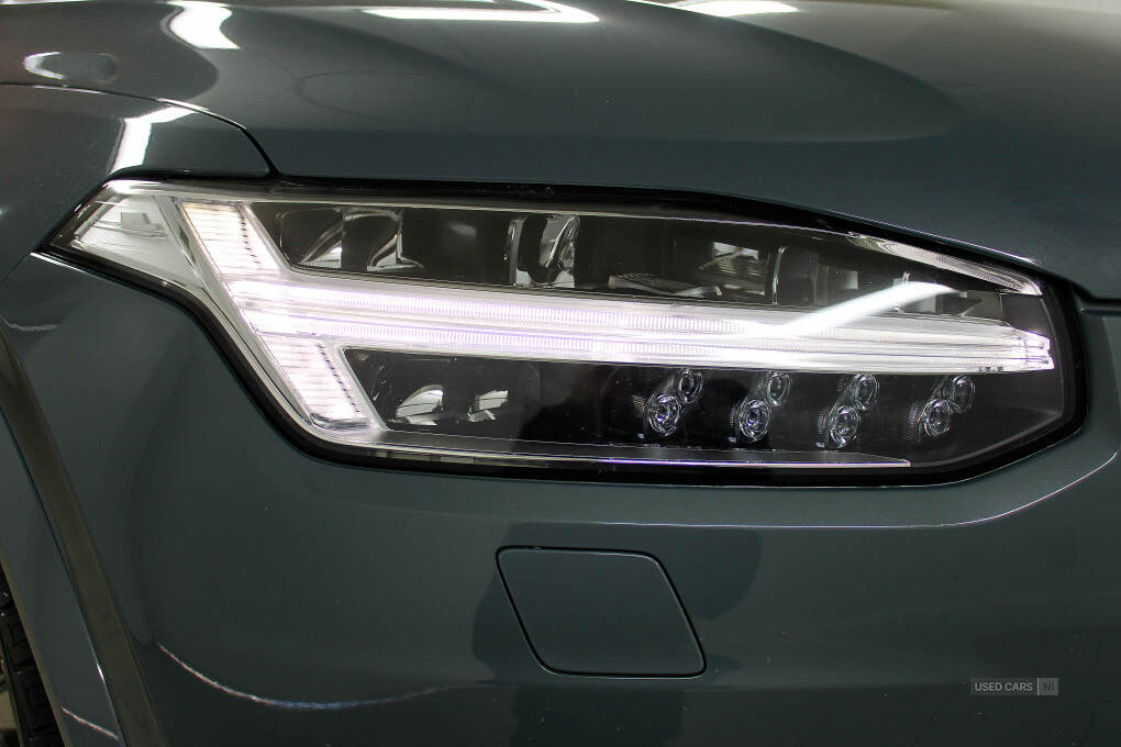 Mar 2020 Volvo XC90 R-Design B5 AWD Auto