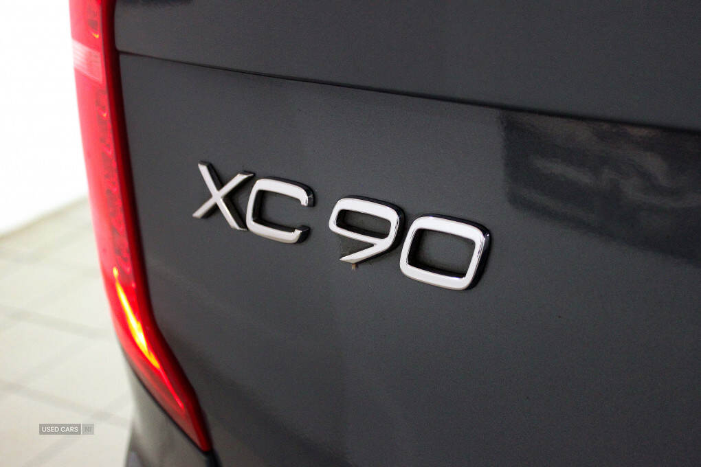 Mar 2020 Volvo XC90 R-Design B5 AWD Auto