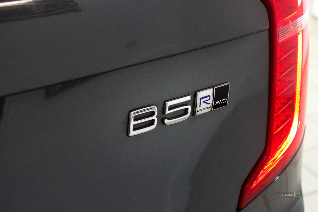 Mar 2020 Volvo XC90 R-Design B5 AWD Auto