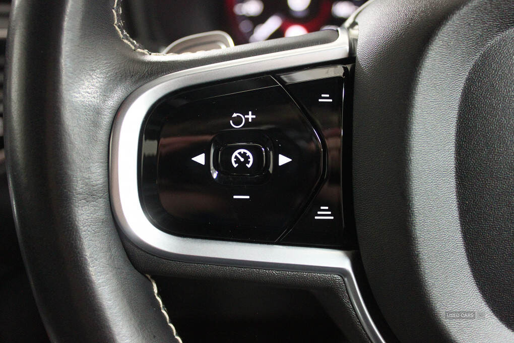 Mar 2020 Volvo XC90 R-Design B5 AWD Auto