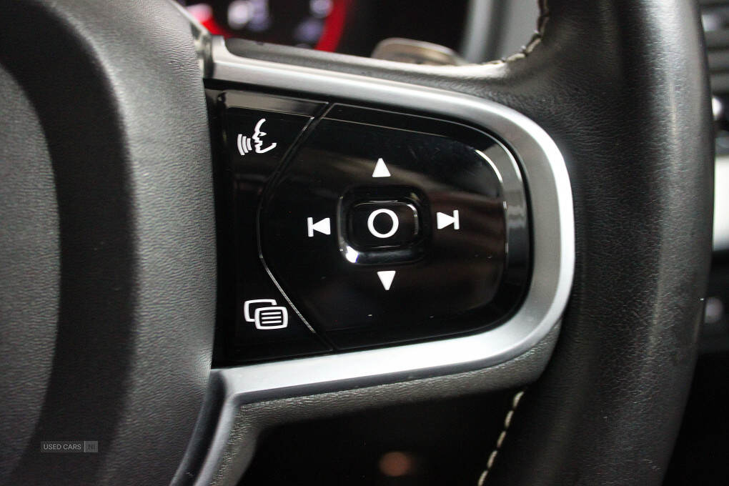 Mar 2020 Volvo XC90 R-Design B5 AWD Auto