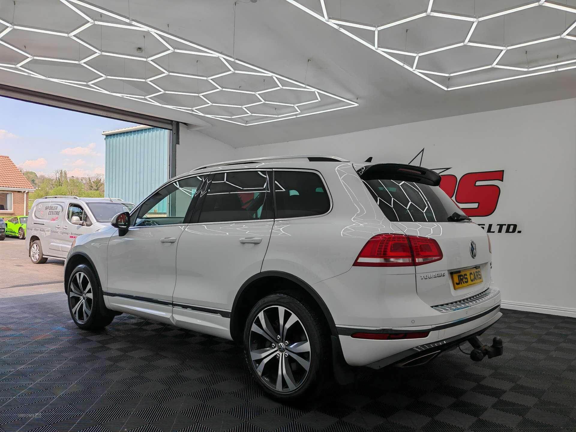 Jan 2015 Volkswagen Touareg 3.0 V6 TDI BlueMotion Tech 262 R-Line 5dr Tip Auto