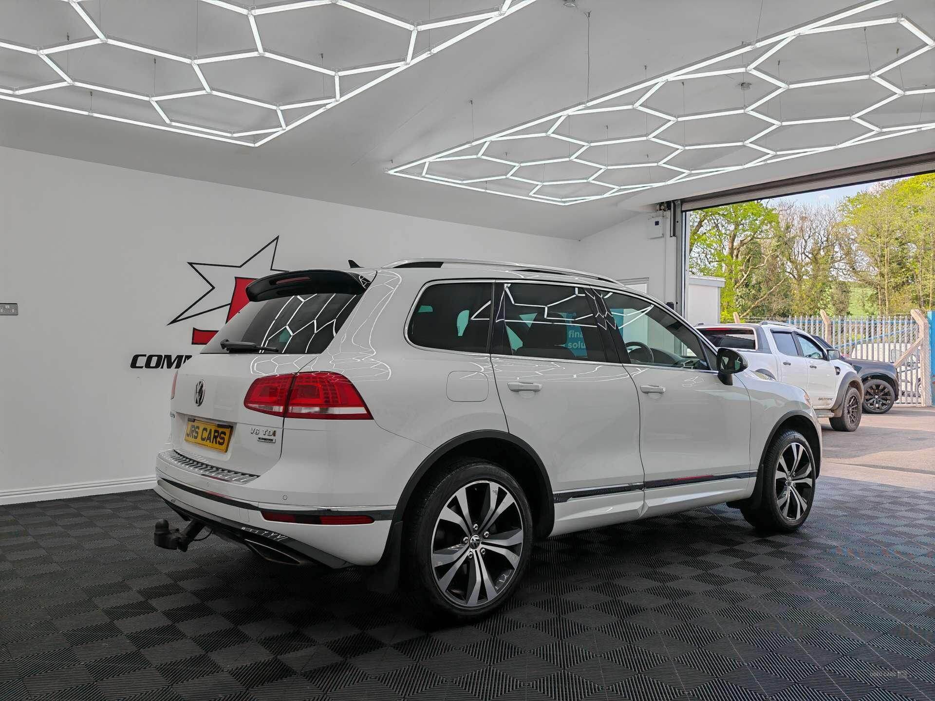 Jan 2015 Volkswagen Touareg 3.0 V6 TDI BlueMotion Tech 262 R-Line 5dr Tip Auto