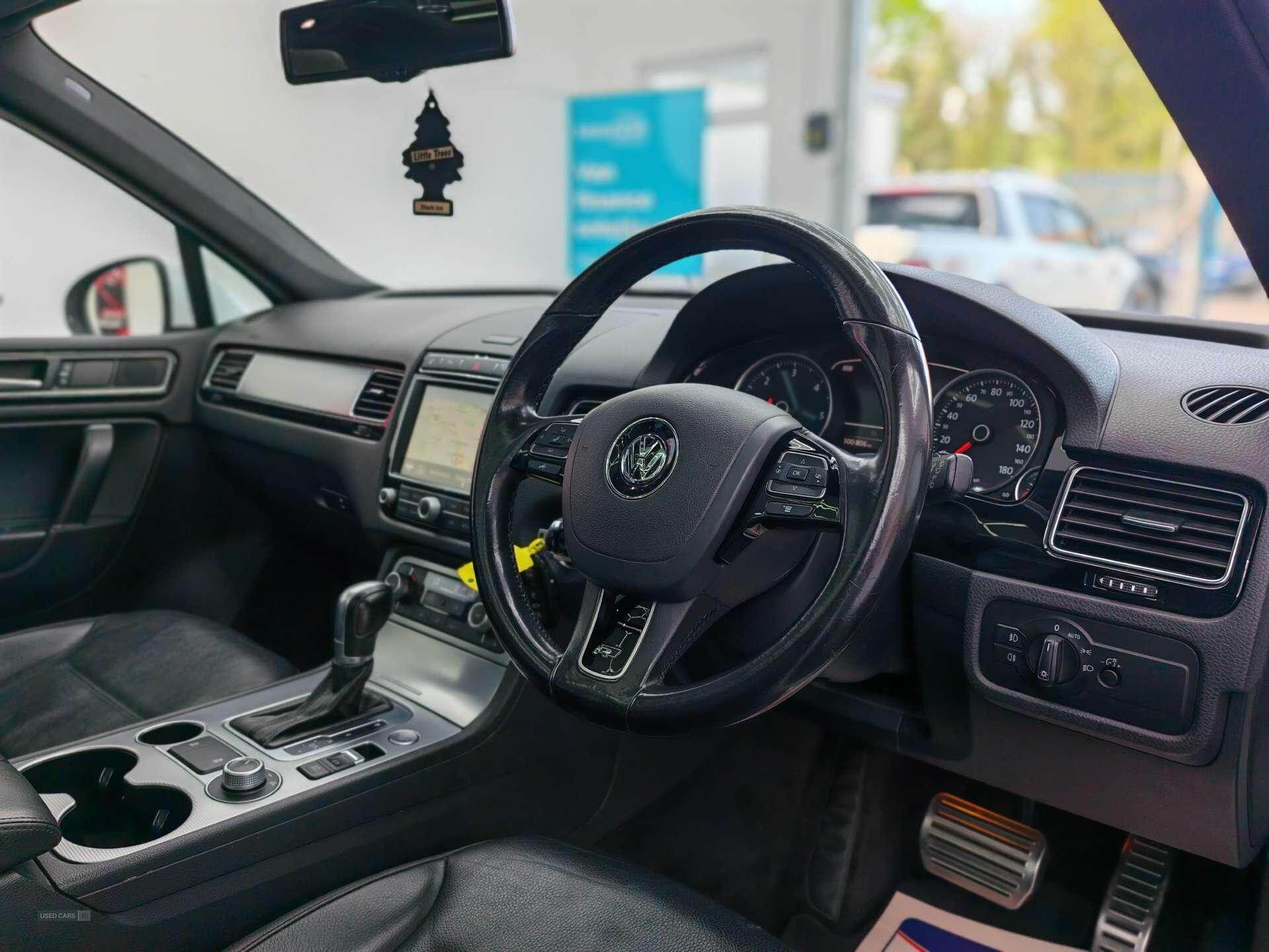 Jan 2015 Volkswagen Touareg 3.0 V6 TDI BlueMotion Tech 262 R-Line 5dr Tip Auto