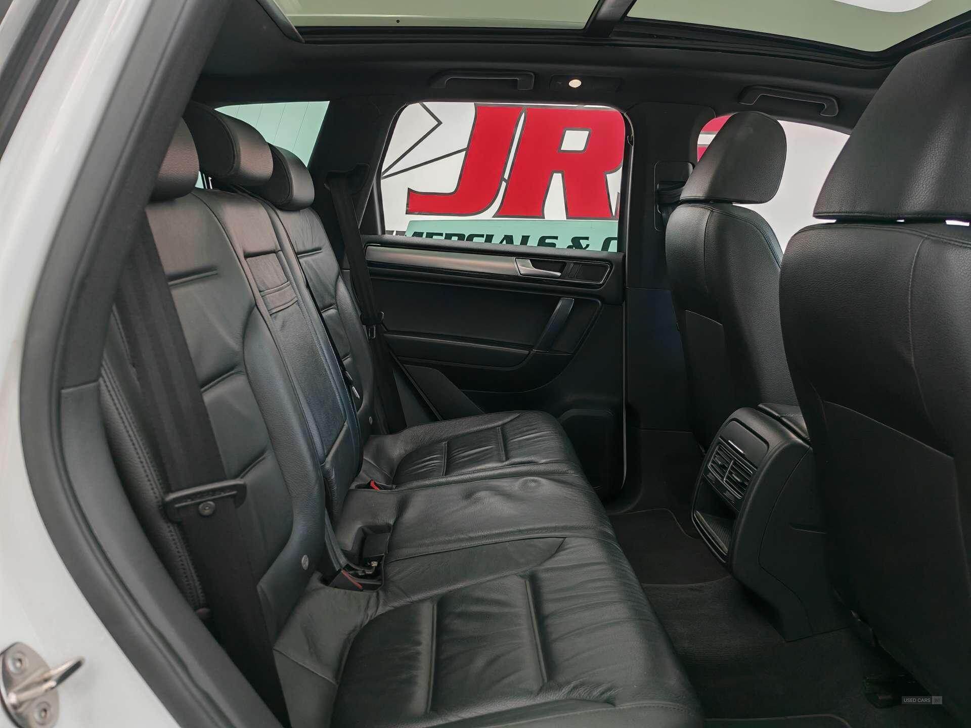 Jan 2015 Volkswagen Touareg 3.0 V6 TDI BlueMotion Tech 262 R-Line 5dr Tip Auto