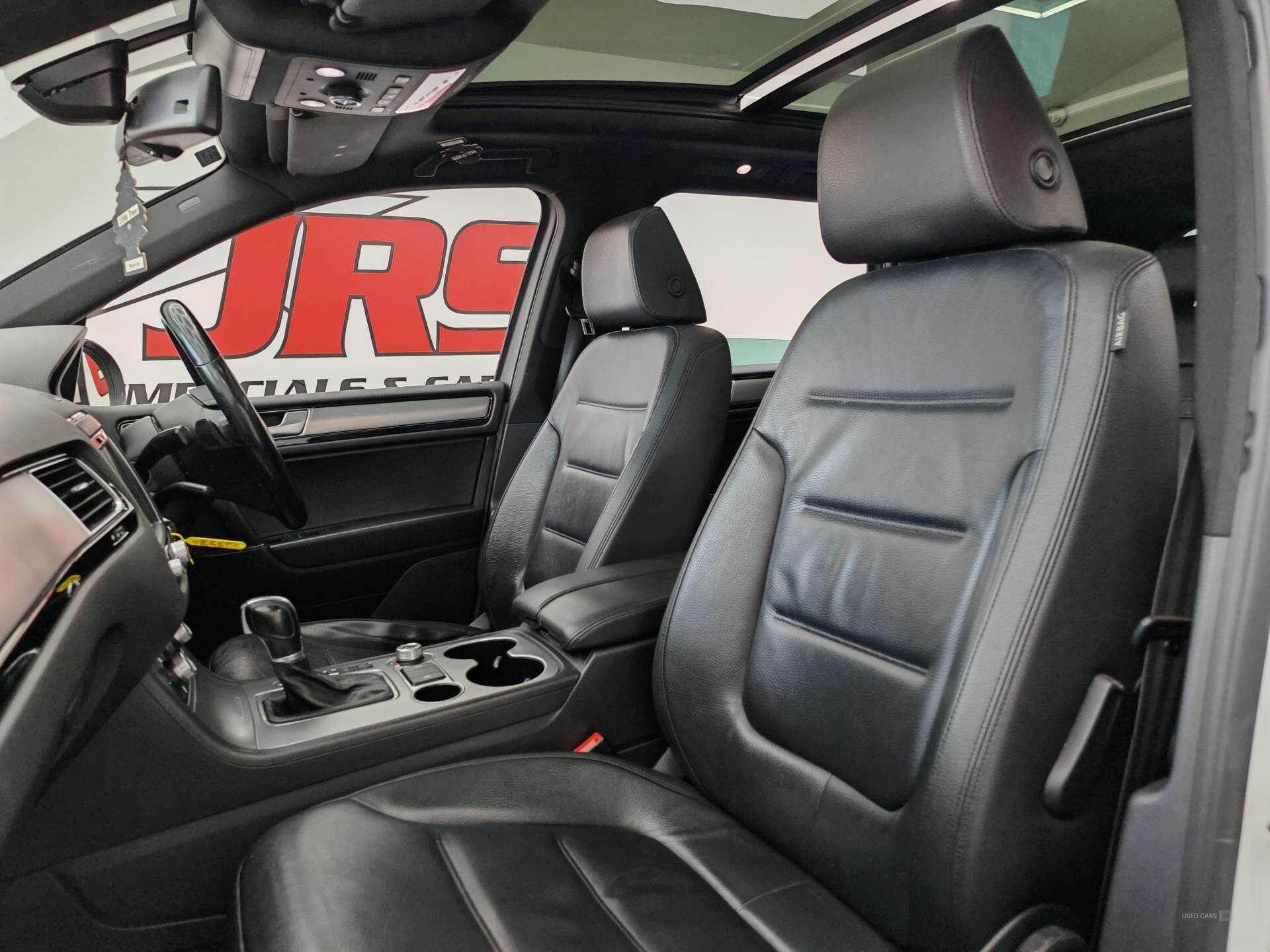 Jan 2015 Volkswagen Touareg 3.0 V6 TDI BlueMotion Tech 262 R-Line 5dr Tip Auto