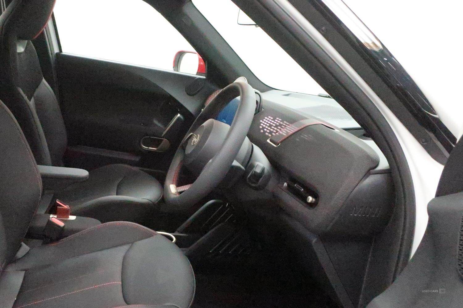 Dec 2024 MINI HATCHBACK 160kW SE Sport 54kWh 5dr Auto