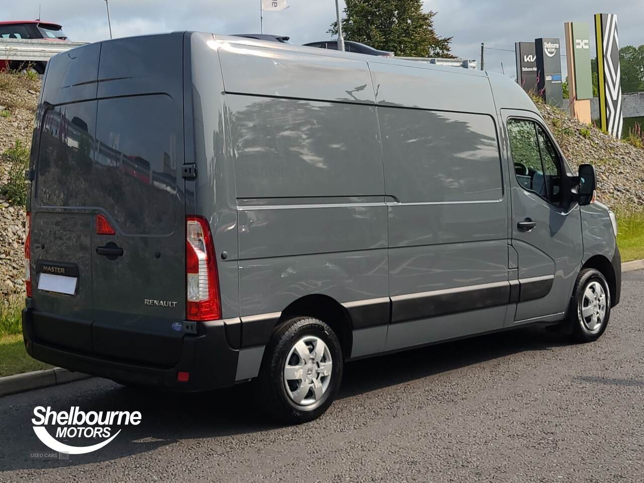Jun 2023 Renault Master MM35dCi 135 Business+ Medium Roof Van