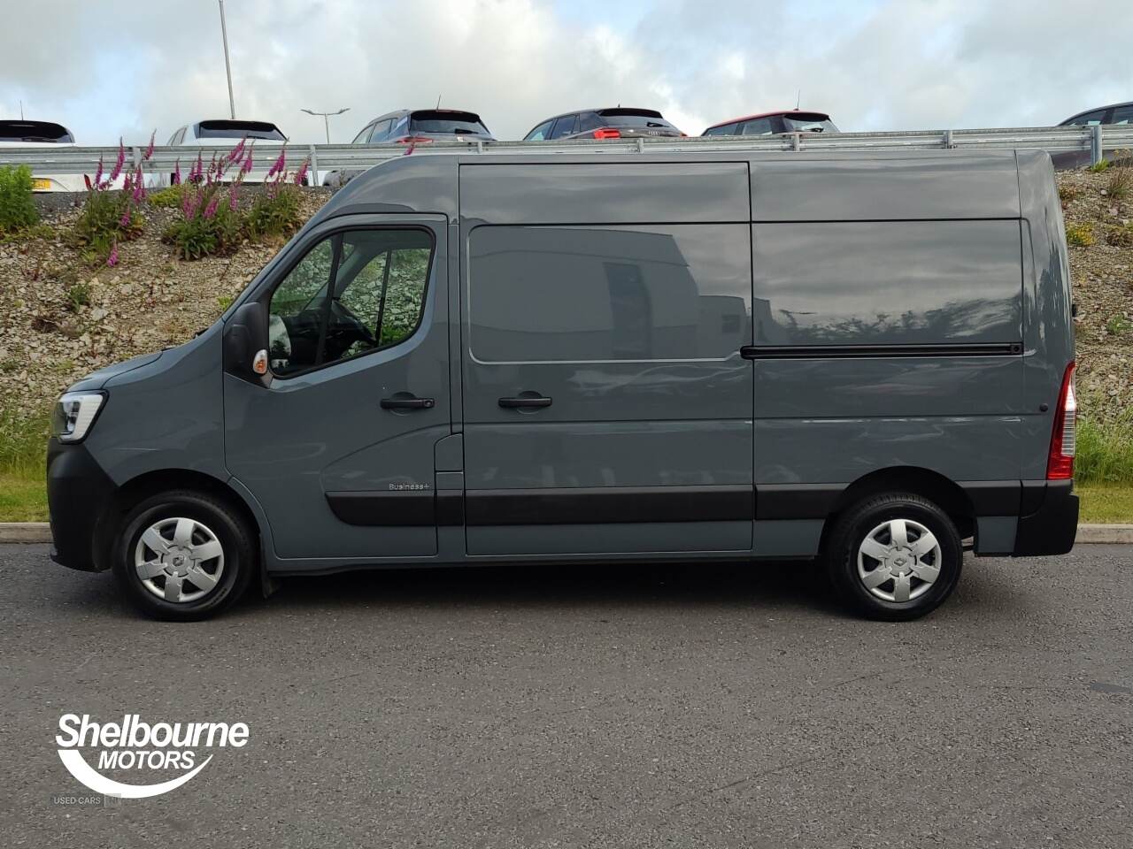 Jun 2023 Renault Master MM35dCi 135 Business+ Medium Roof Van