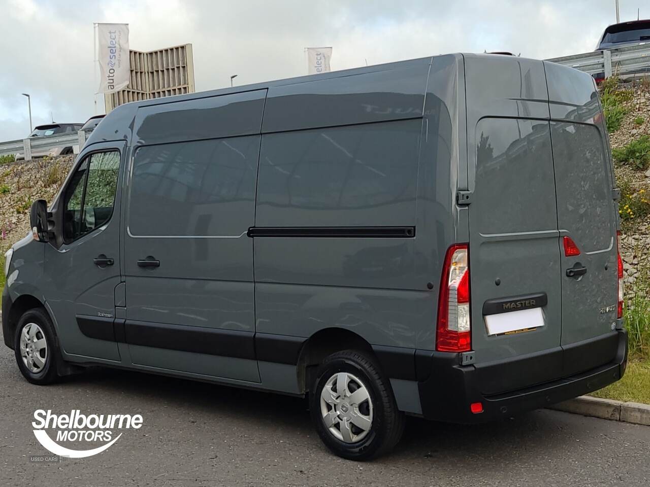 Jun 2023 Renault Master MM35dCi 135 Business+ Medium Roof Van