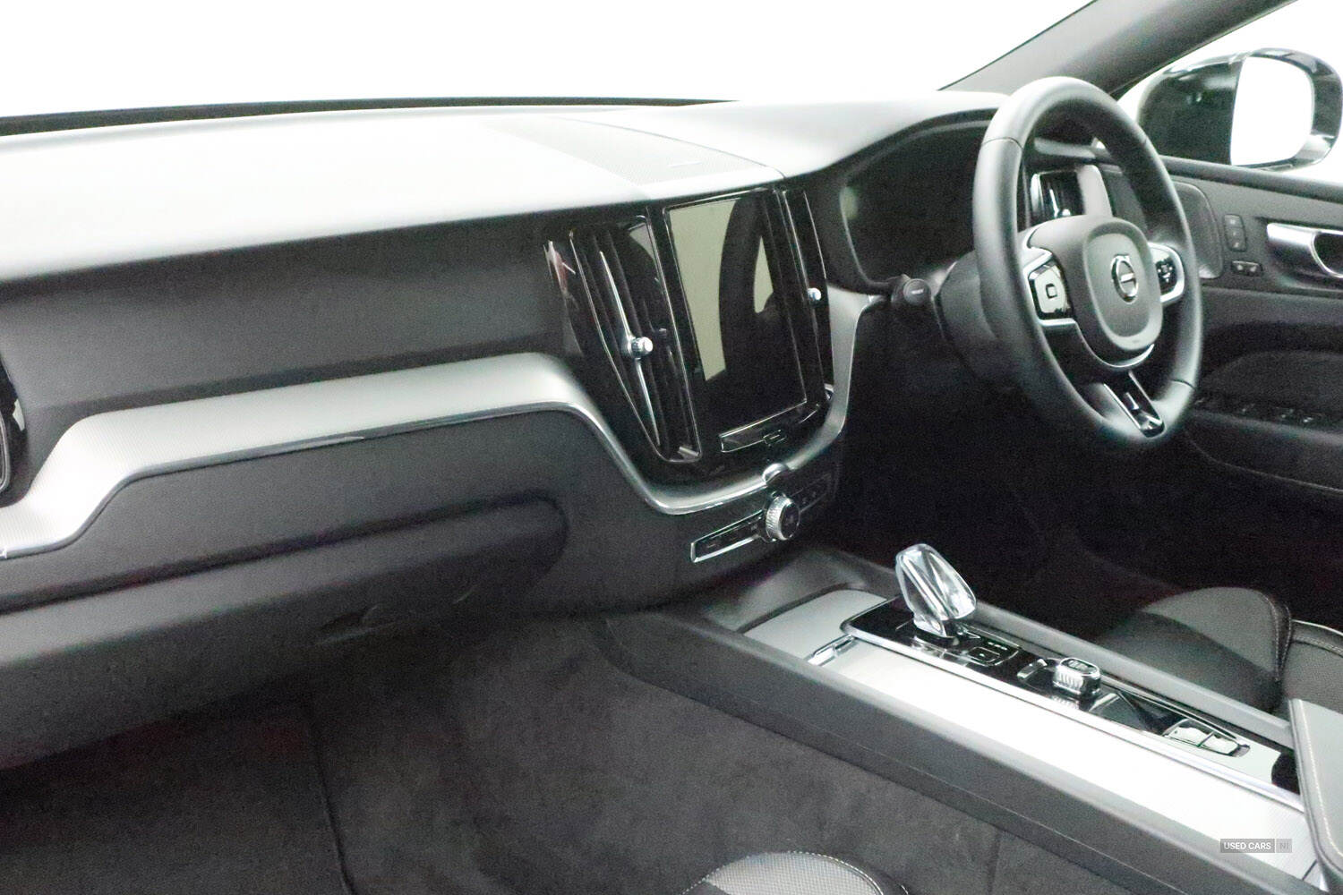 Oct 2024 Volvo XC60 2.0 B5P Plus Black Edition 5dr AWD Geartronic