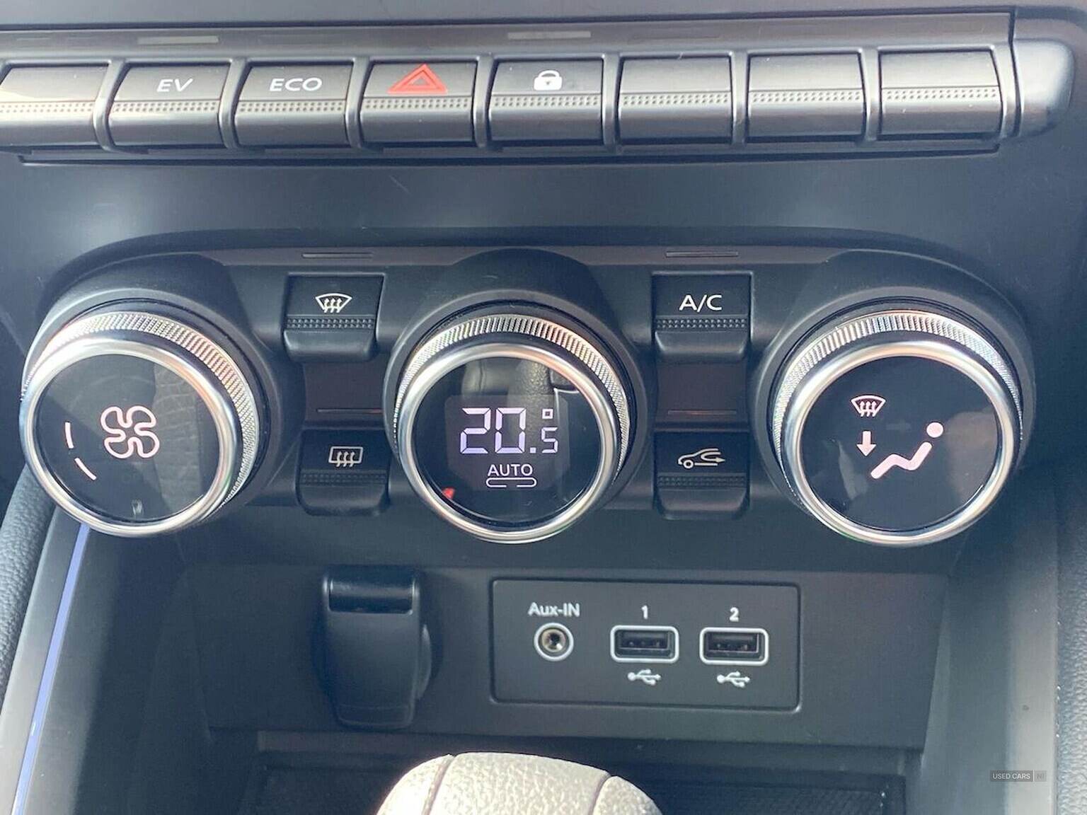 Sep 2022 Renault Clio 1.6 E-Tech Hybrid 140 Iconic Edition 5Dr Auto