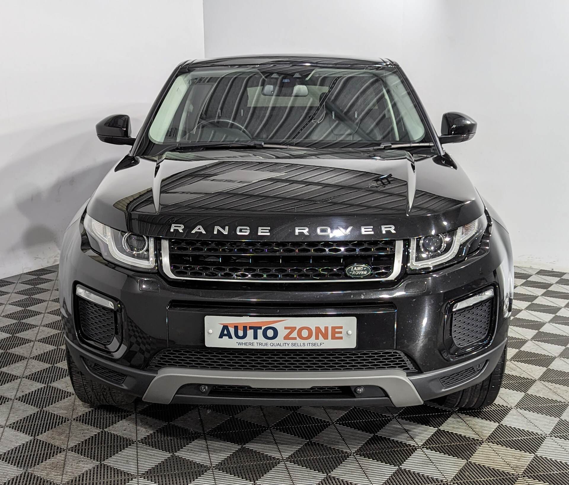 Apr 2017 Land Rover Range Rover Evoque 2.0 eD4 SE Tech 5dr 2WD