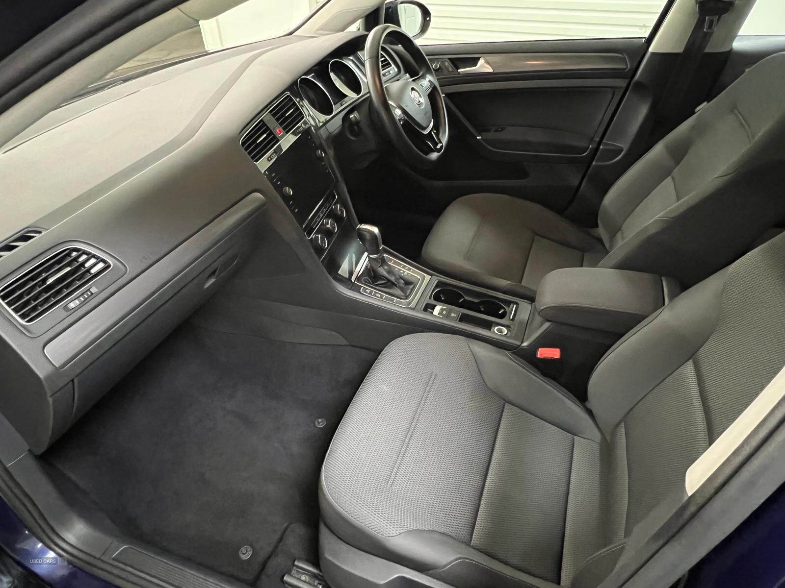 Nov 2017 Volkswagen Golf 1.6 TDI SE [Nav] 5dr DSG