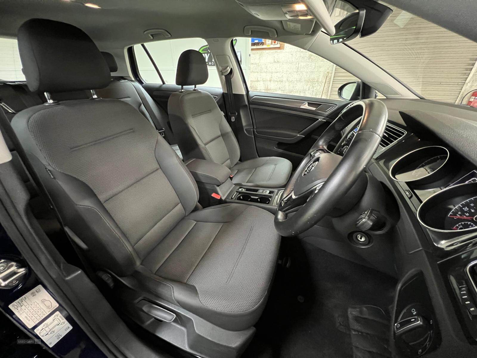 Nov 2017 Volkswagen Golf 1.6 TDI SE [Nav] 5dr DSG