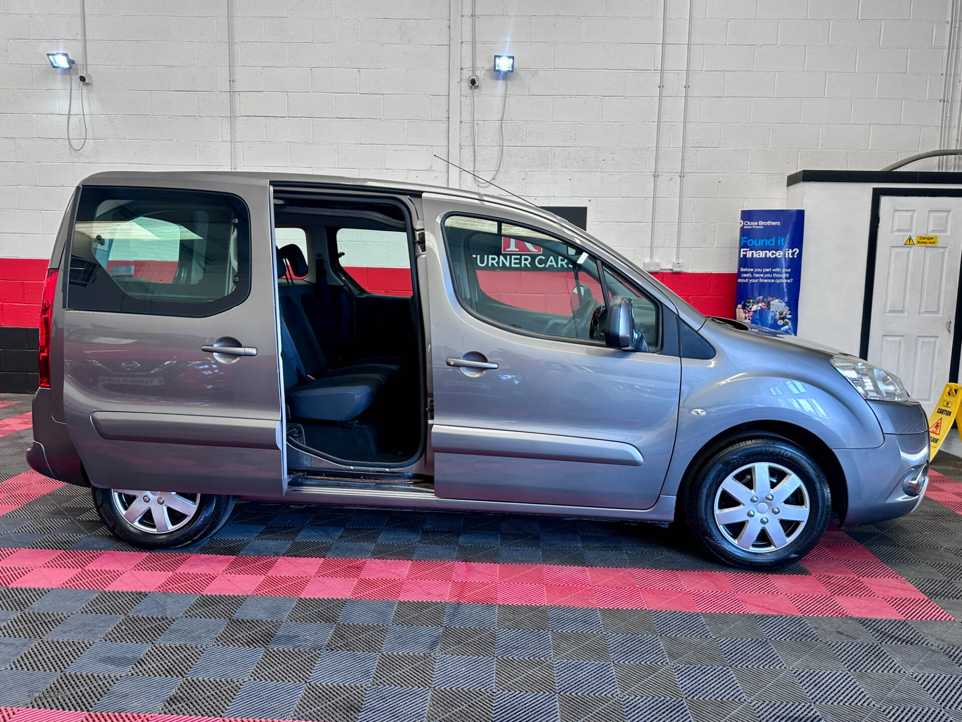 Mar 2012 Peugeot Partner Tepee 1.6 HDi 92 S 5dr