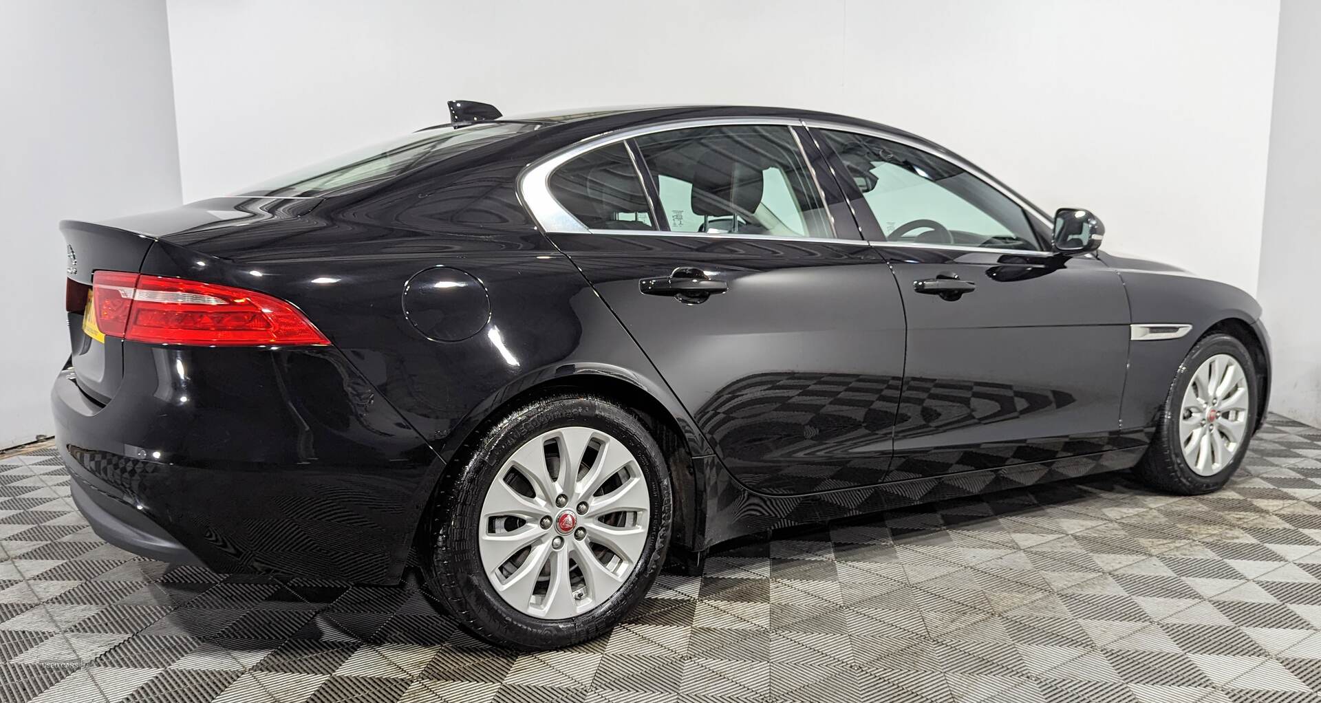 Jul 2018 Jaguar XE 2.0d Prestige 4dr Auto