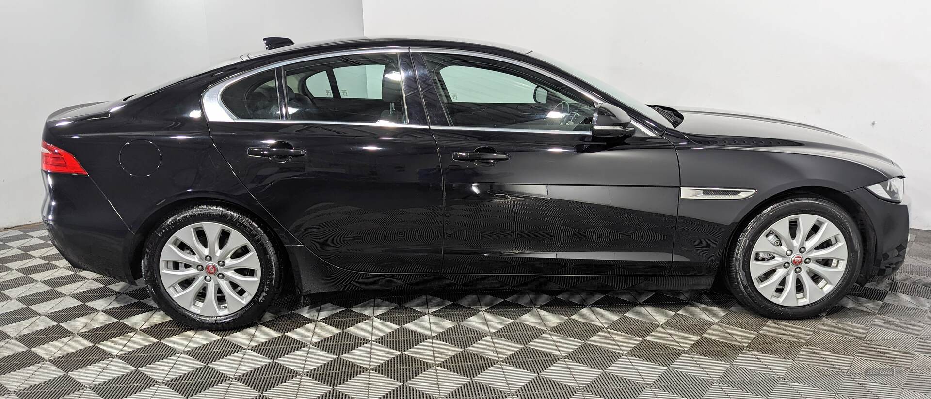 Jul 2018 Jaguar XE 2.0d Prestige 4dr Auto