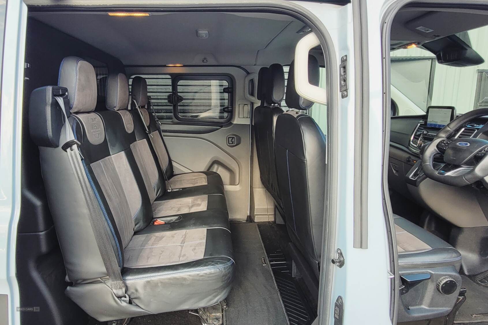 Feb 2022 Ford Transit Custom 2.0 EcoBlue 185ps Low Roof D/Cab Limited Van Auto