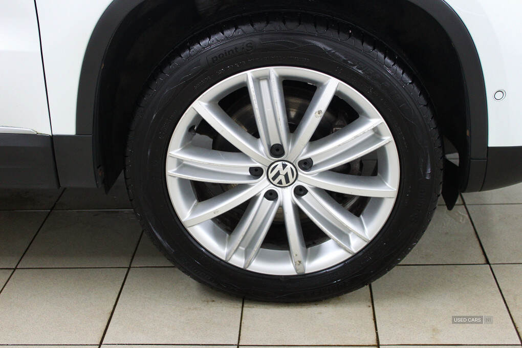 Mar 2016 Volkswagen Tiguan 2.0 TDi BlueMotion Tech Match Edition 150 5dr DSG