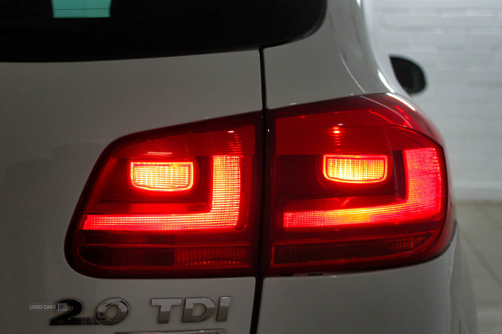 Mar 2016 Volkswagen Tiguan 2.0 TDi BlueMotion Tech Match Edition 150 5dr DSG