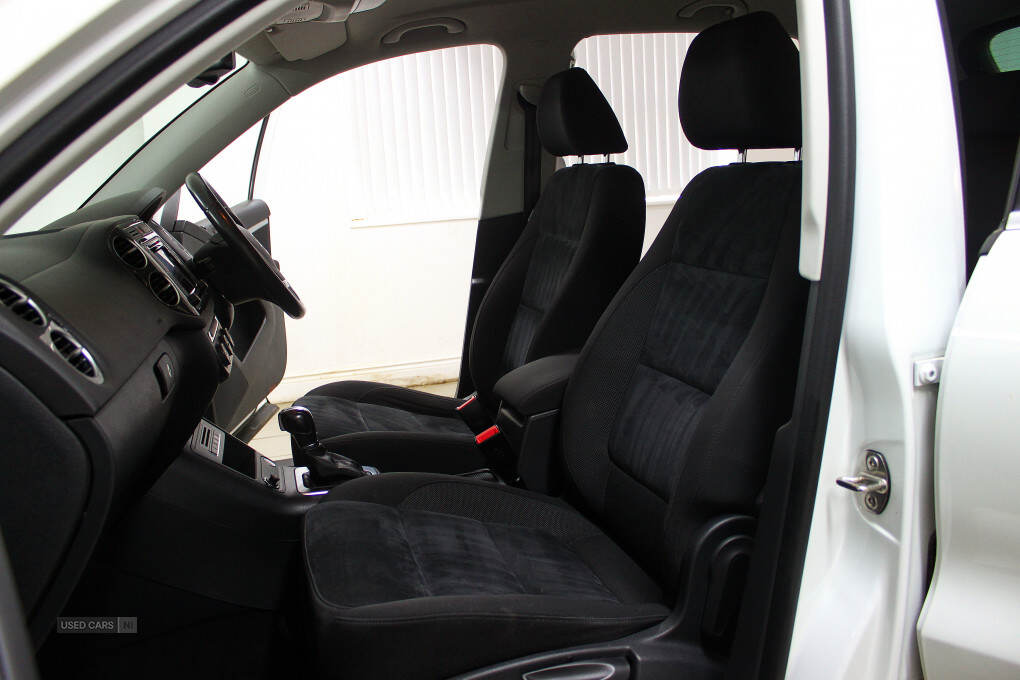 Mar 2016 Volkswagen Tiguan 2.0 TDi BlueMotion Tech Match Edition 150 5dr DSG