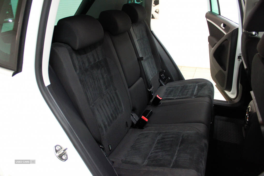 Mar 2016 Volkswagen Tiguan 2.0 TDi BlueMotion Tech Match Edition 150 5dr DSG