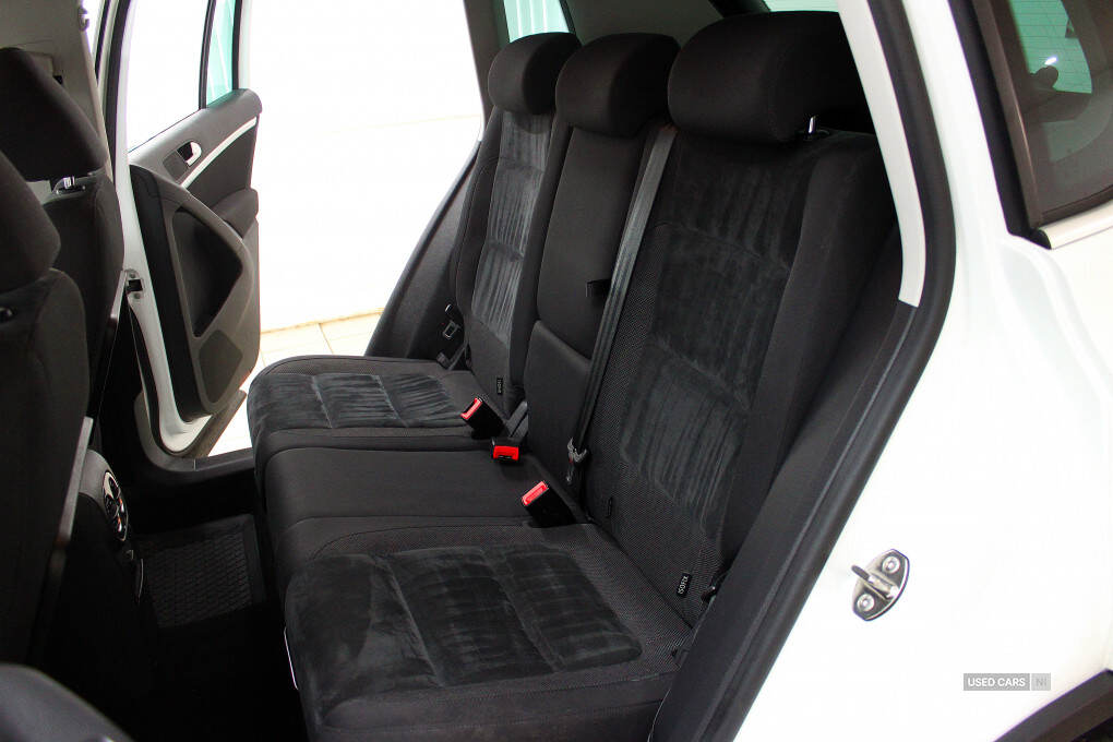 Mar 2016 Volkswagen Tiguan 2.0 TDi BlueMotion Tech Match Edition 150 5dr DSG