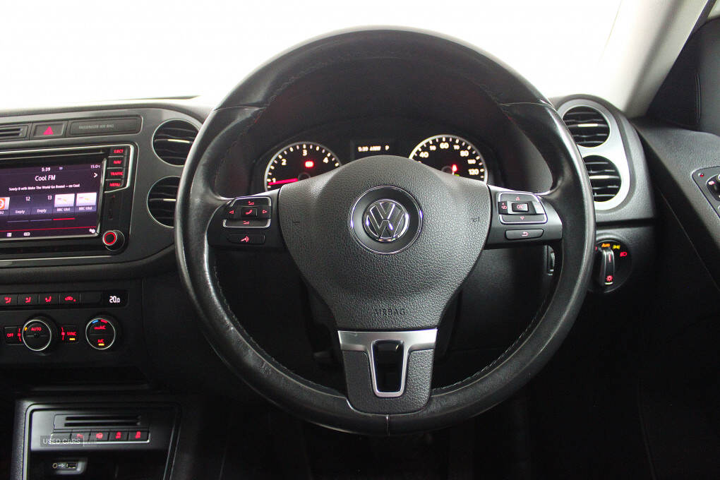 Mar 2016 Volkswagen Tiguan 2.0 TDi BlueMotion Tech Match Edition 150 5dr DSG