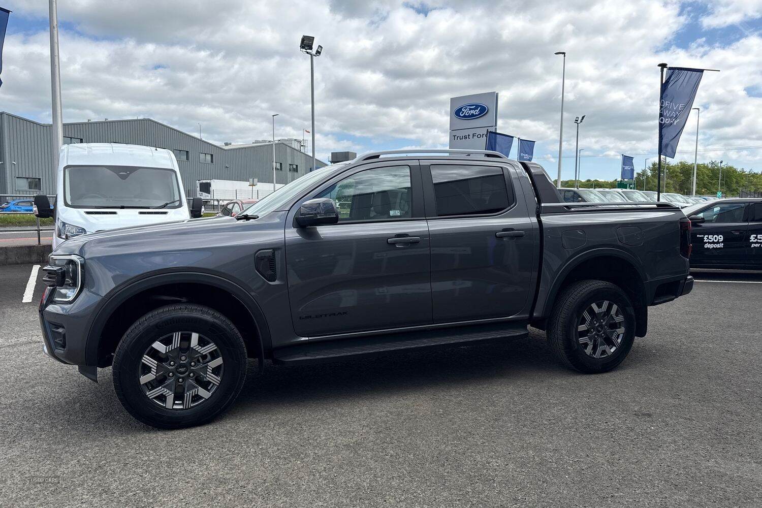   Ford Ranger Wildtrak AUTO 2.3L EcoBoost 281PS PHEV 10 Speed 4x4 Double Cab, POWER ROLLER SHUTTER, STYLING PACK, IN STOCK