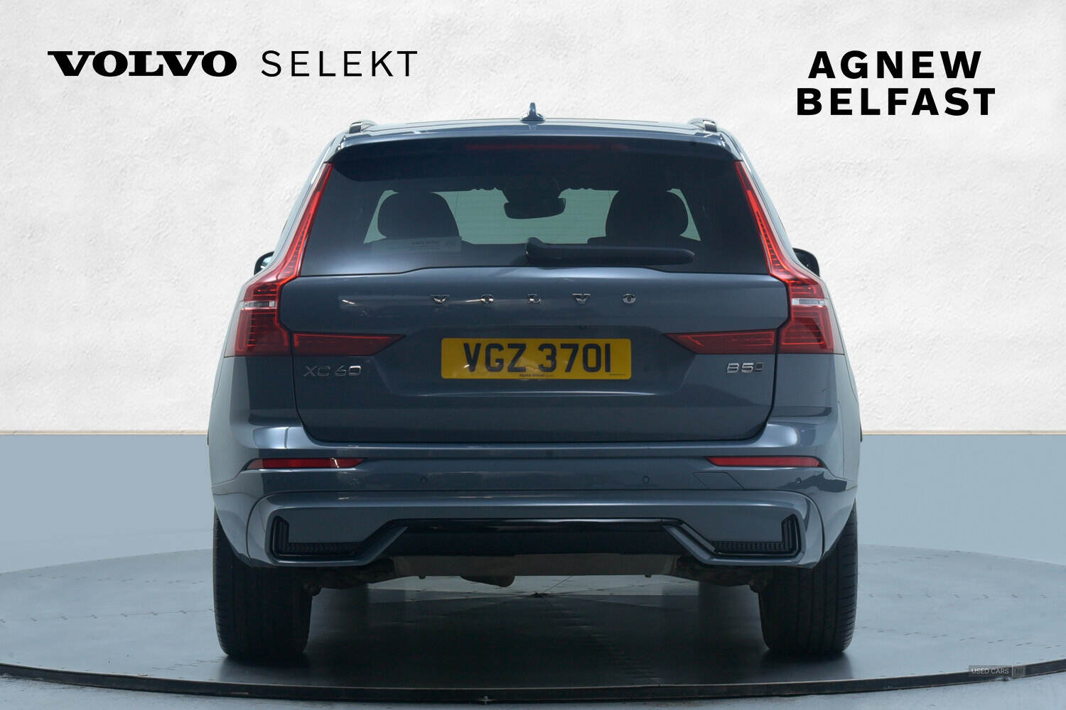 Nov 2021 Volvo XC60 2.0 B5P R DESIGN 5dr AWD Geartronic
