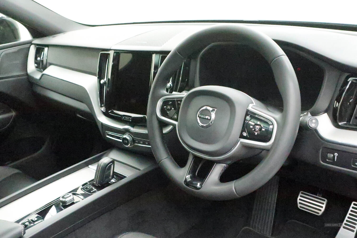 Nov 2021 Volvo XC60 2.0 B5P R DESIGN 5dr AWD Geartronic