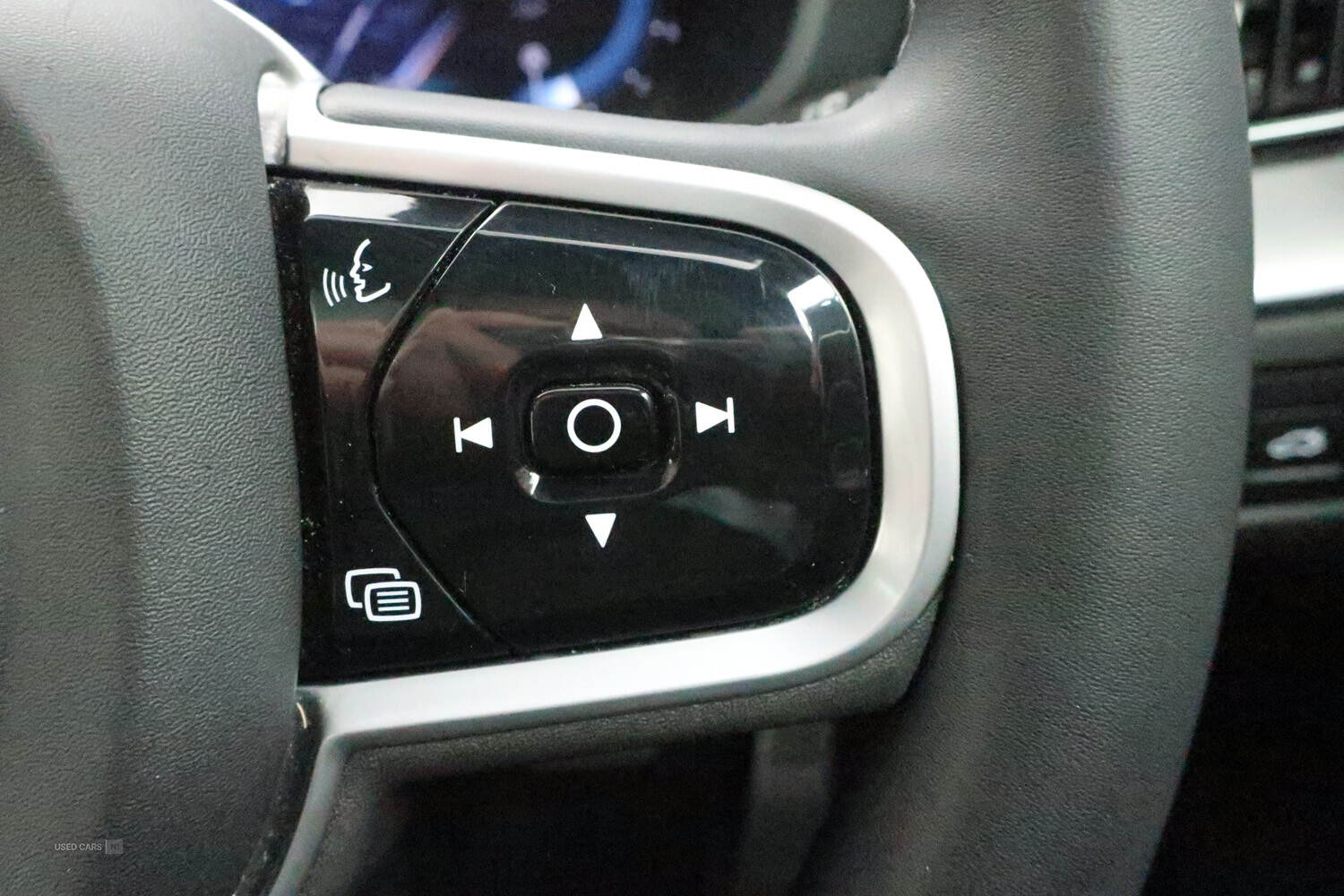 Nov 2021 Volvo XC60 2.0 B5P R DESIGN 5dr AWD Geartronic
