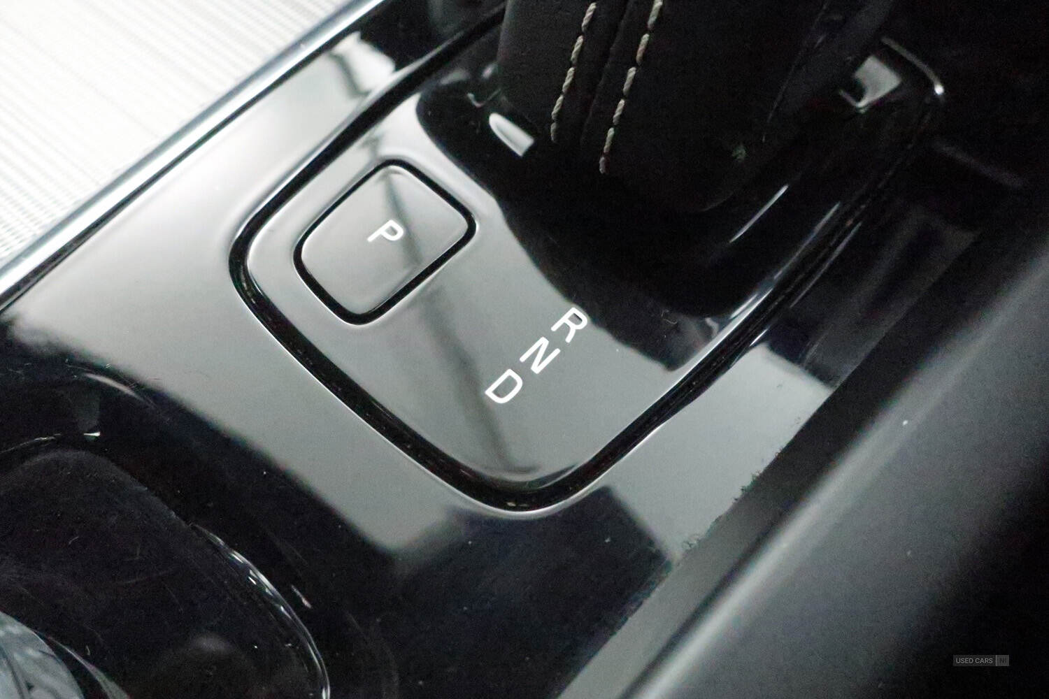 Nov 2021 Volvo XC60 2.0 B5P R DESIGN 5dr AWD Geartronic