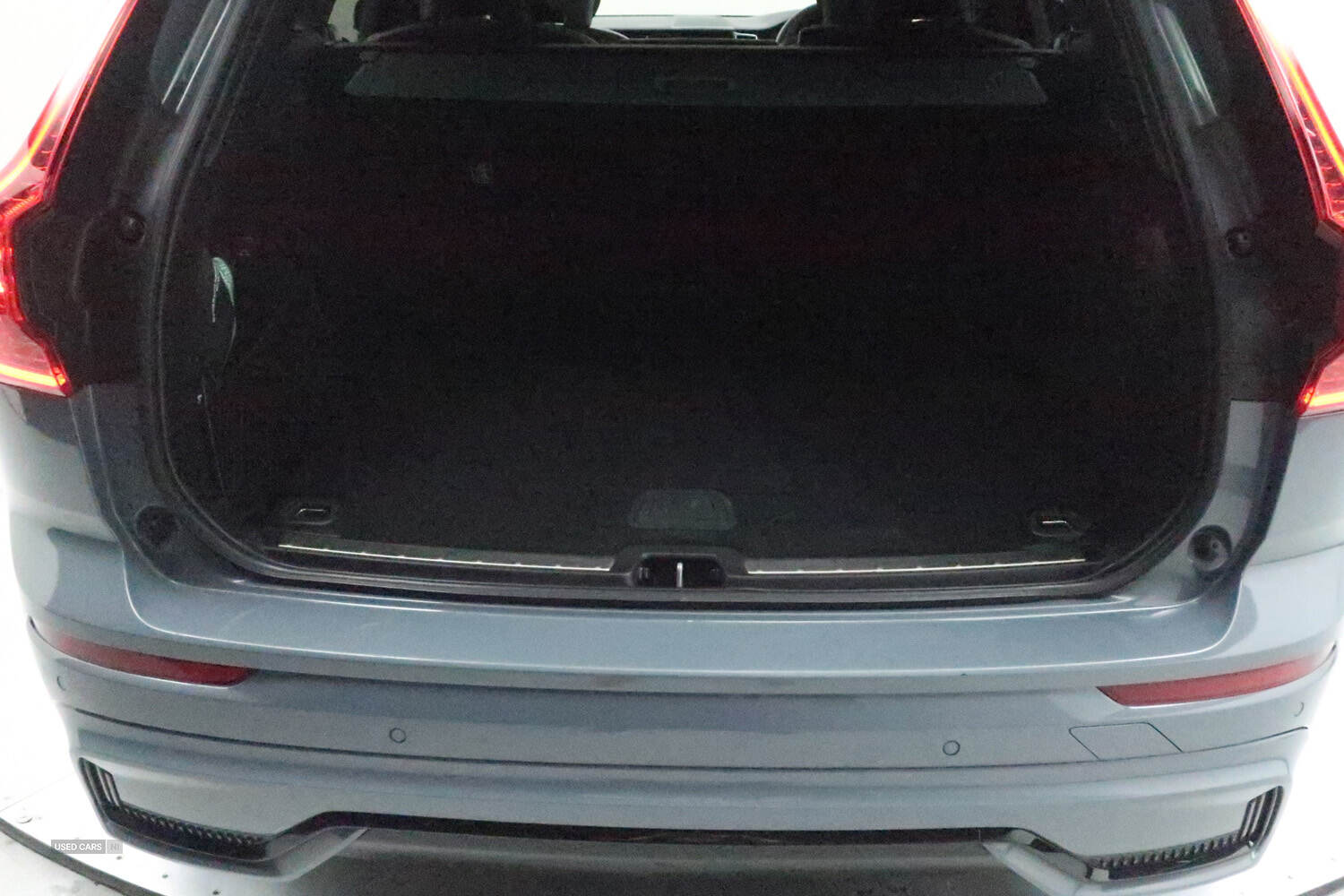 Nov 2021 Volvo XC60 2.0 B5P R DESIGN 5dr AWD Geartronic