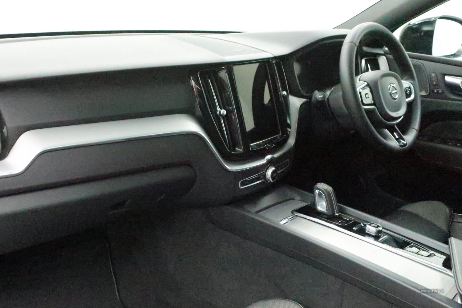 Nov 2021 Volvo XC60 2.0 B5P R DESIGN 5dr AWD Geartronic