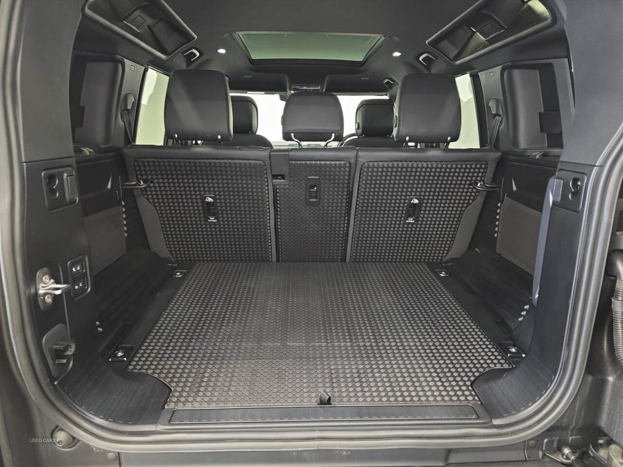 Mar 2024 Land Rover Defender 3.0 D250 X-Dynamic HSE 110 5dr Auto