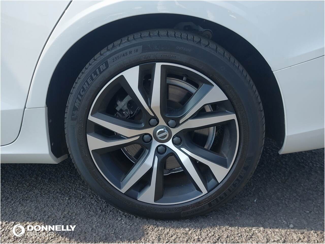 Sep 2021 Volvo V60 2.0 T6 Recharge PHEV R DESIGN 5dr AWD Auto