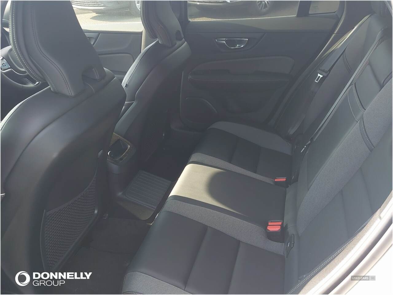 Sep 2021 Volvo V60 2.0 T6 Recharge PHEV R DESIGN 5dr AWD Auto