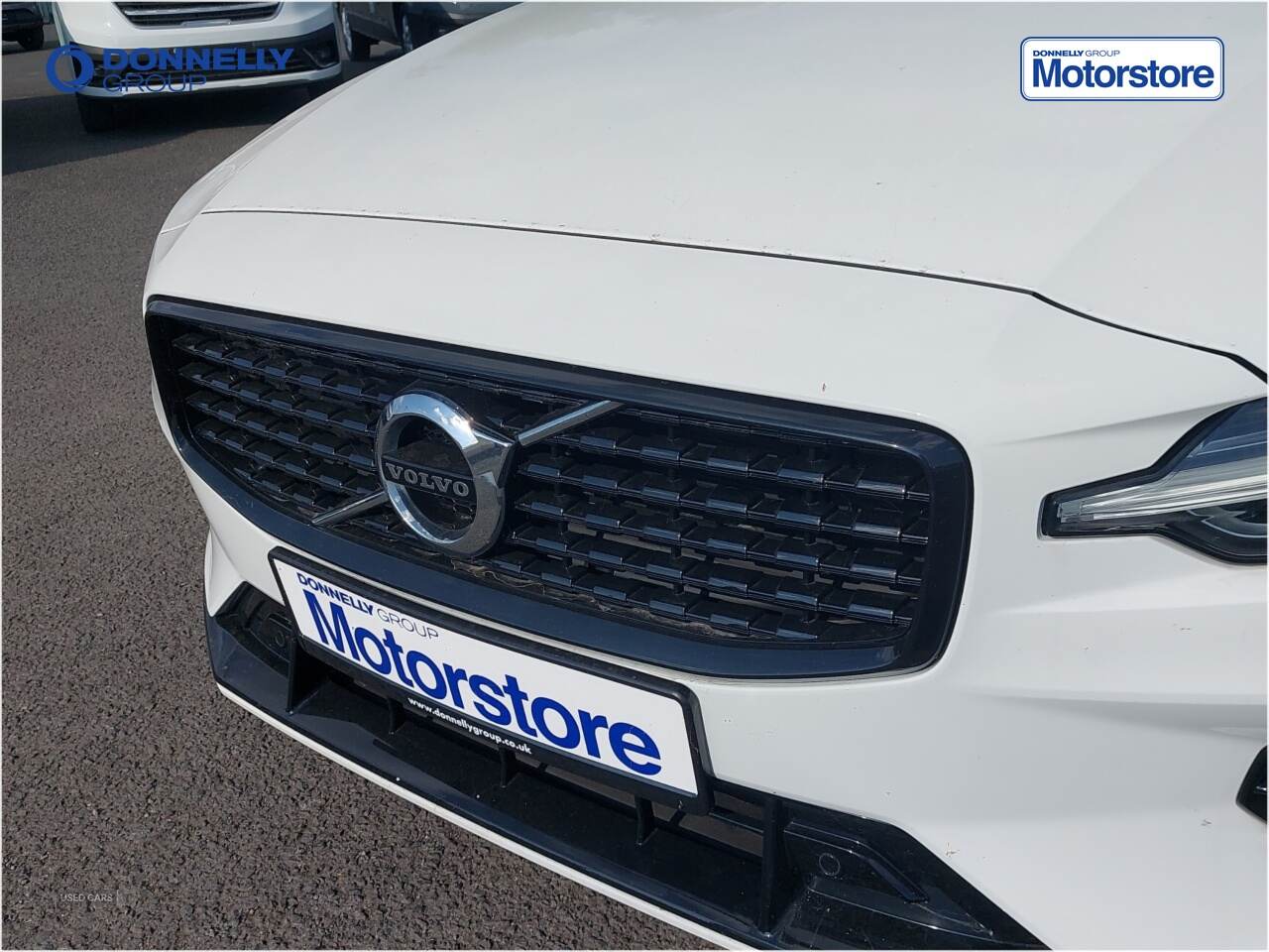 Sep 2021 Volvo V60 2.0 T6 Recharge PHEV R DESIGN 5dr AWD Auto
