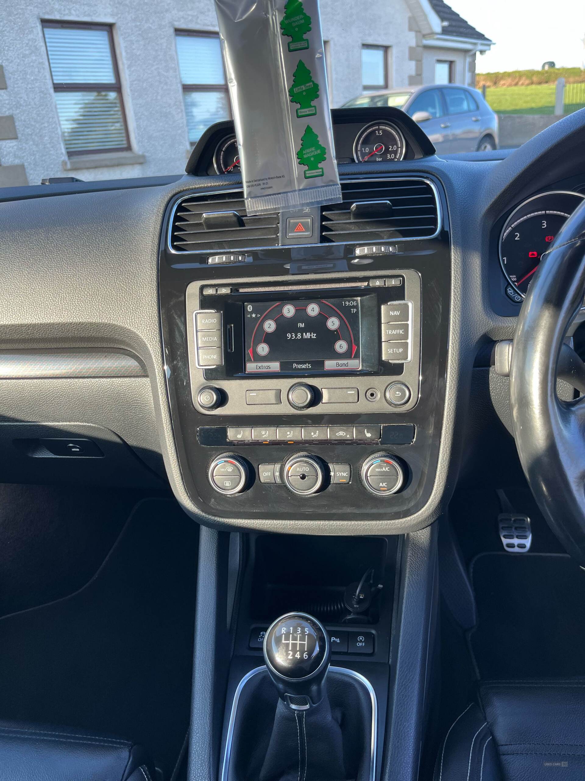 Feb 2015 Volkswagen Scirocco 2.0 TDi 184 BlueMotion Tech R-Line 3dr