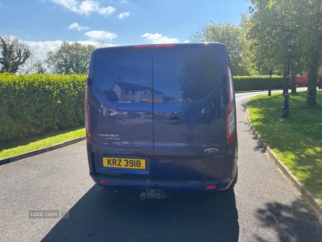 Oct 2015 Ford Transit Custom 2.2 TDCi 125ps Low Roof Limited Van