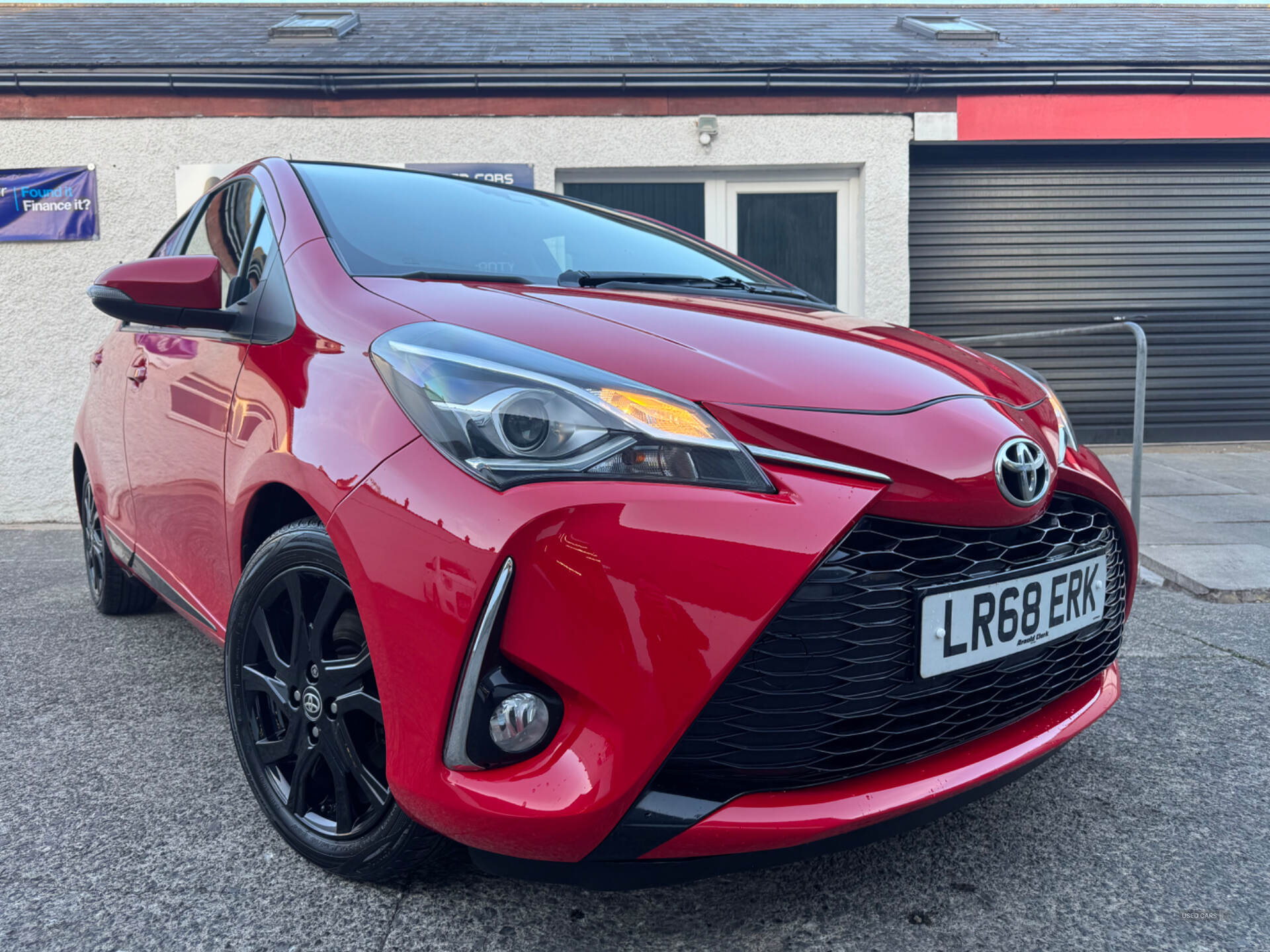 Toyota Yaris HATCHBACK in Down