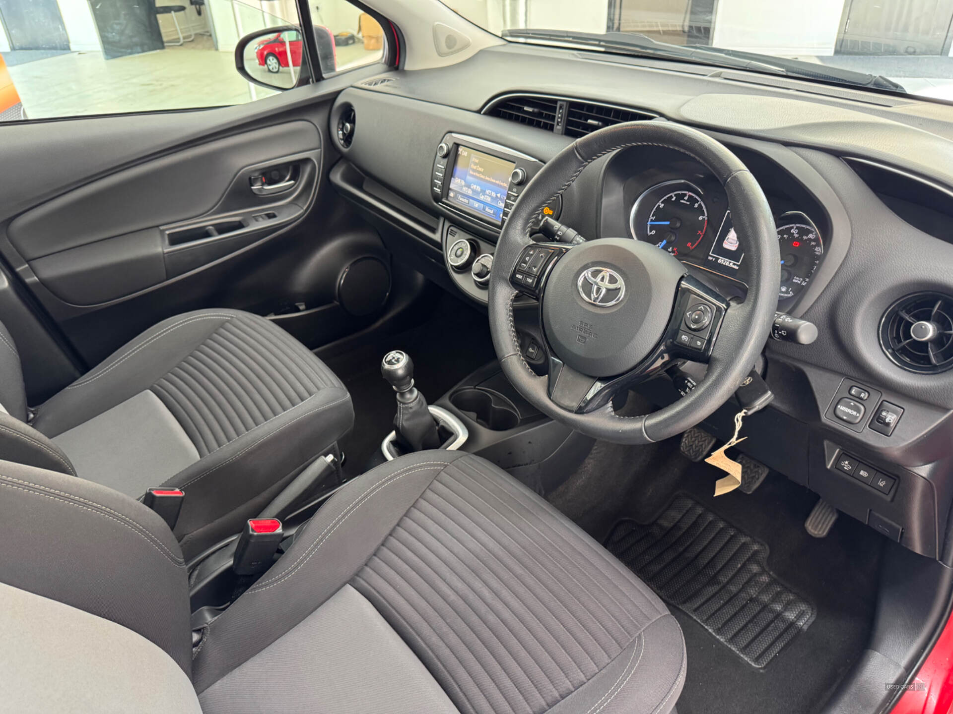 Toyota Yaris HATCHBACK in Down