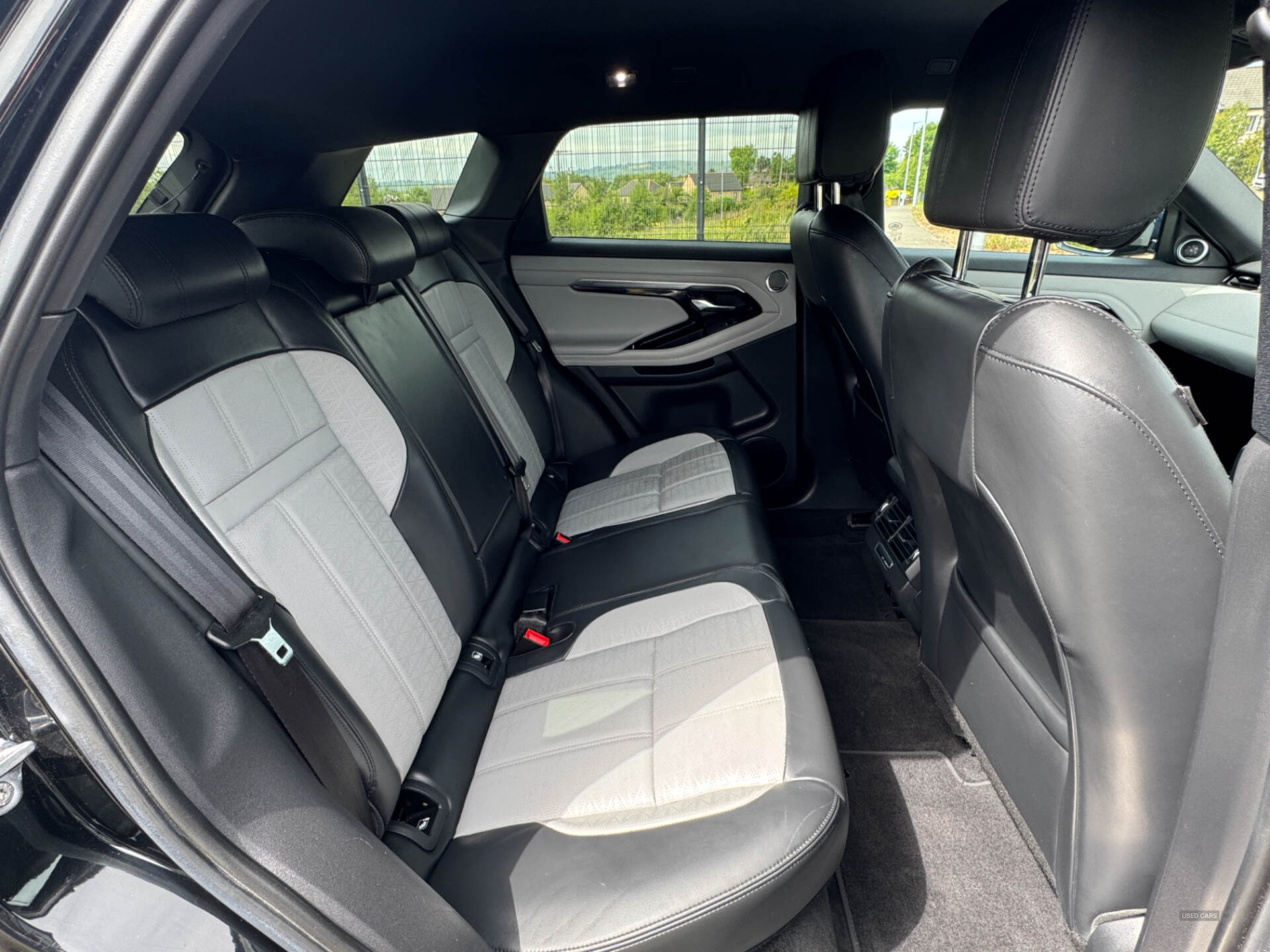 Sep 2019 Land Rover Range Rover Evoque 2.0 D180 R-Dynamic HSE 5dr Auto