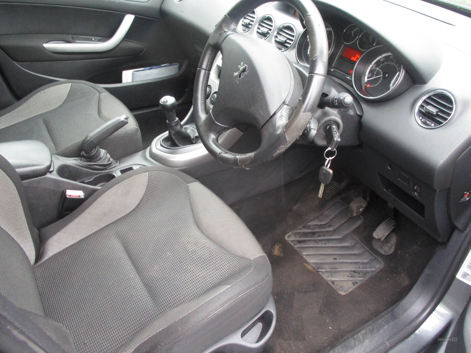 Peugeot 308 HATCHBACK in Derry / Londonderry